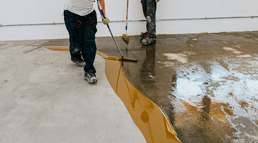 Painting a floor with epoxy
